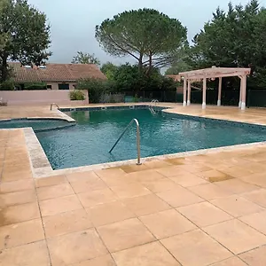  Hébergement de vacances Petite Maison De 40m2 Très Bien équipée Avec Jardin Privatif, Wifi, Piscine Commune à La Résidence ,ouverte Du 1er Mai Au 30 Septembre De 09h à 21h-en Juillet Et Aout Reservation Uniquement Du Samedi Au Samedi